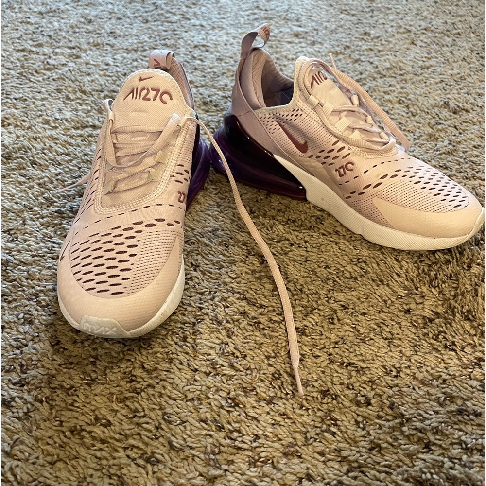 EUC Nike Airmax 270